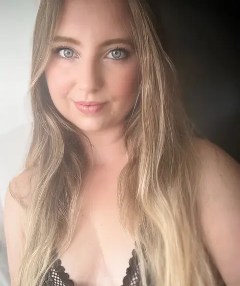 PeachyPearlX Live Webcam