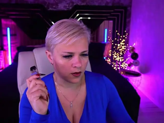 crystalvibe Live Webcam Profil